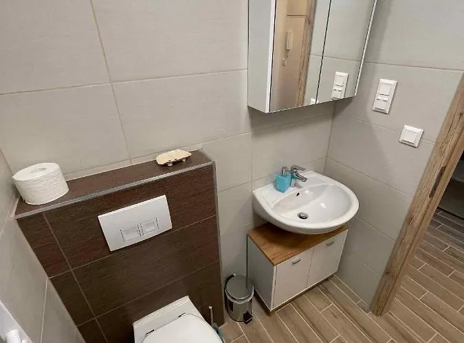 In 44077 * Balatonlelle